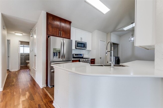 Building Photo - 12404 Thompkins Dr