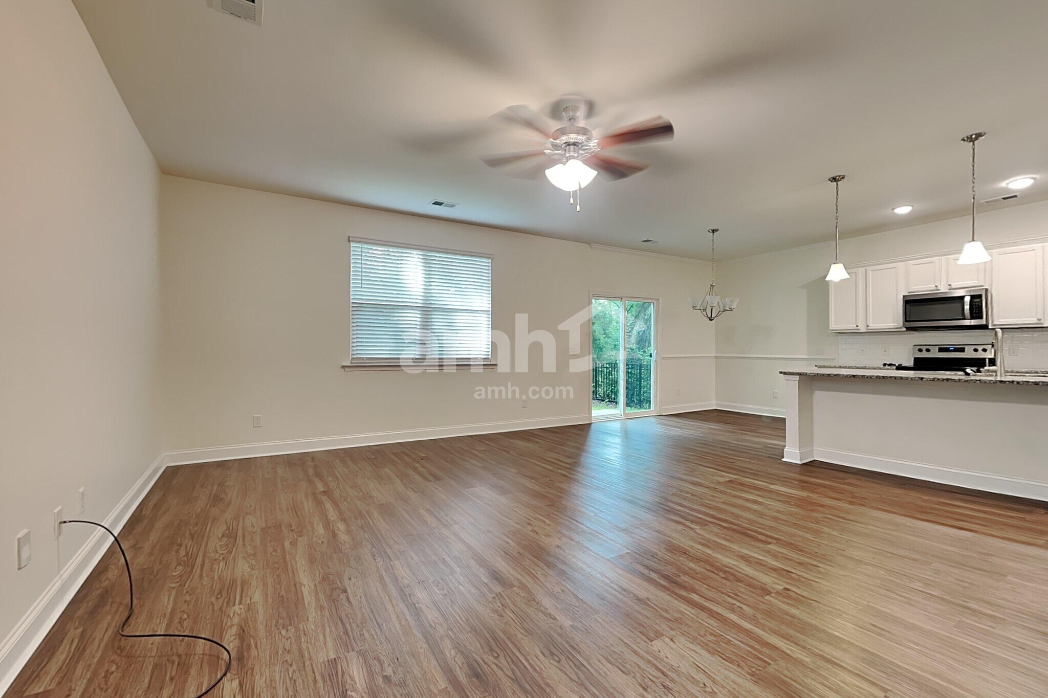 Building Photo - 218 Swan Dr