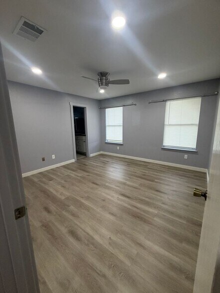 Building Photo - 13121 Blackeyed Susan Trail