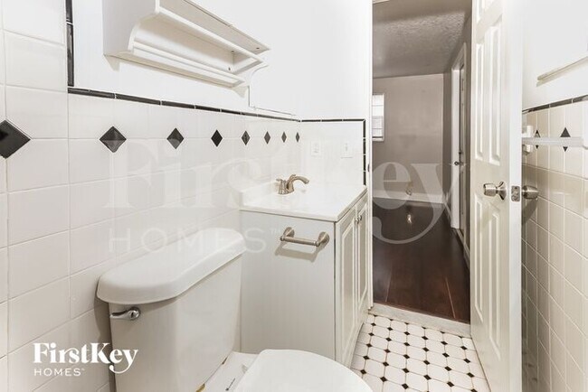 Building Photo - 5371 Washington Rd