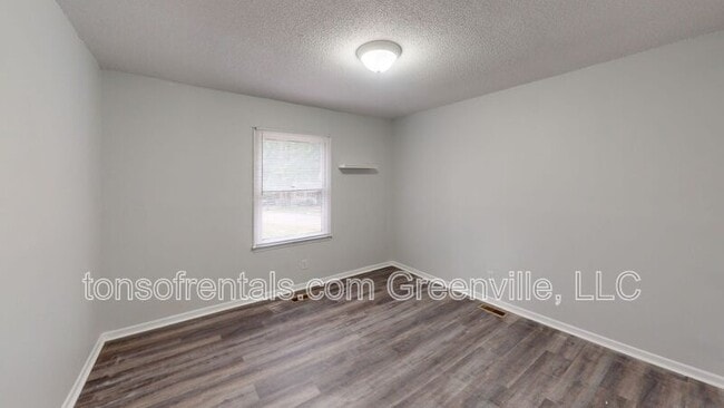 Building Photo - 404 Monks Grove Church Rd