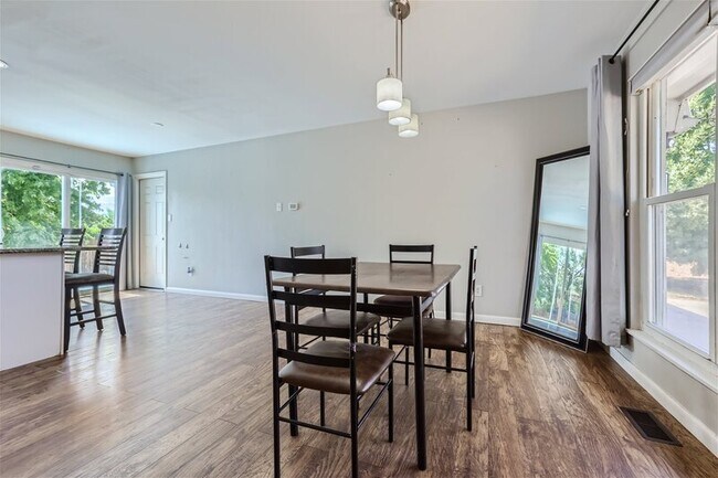 Building Photo - 2632 Prescott Cir W