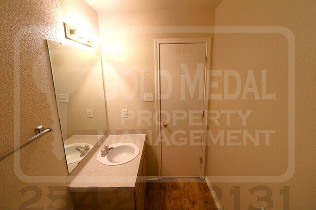 Building Photo - 4408 Jeff Scott Dr