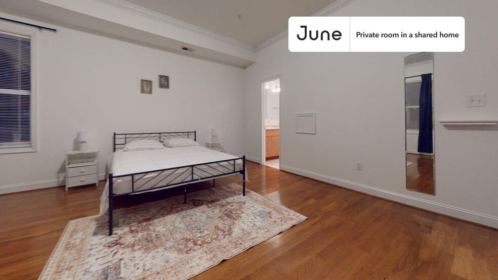 Building Photo - Room in Shared 3 bed/3.5 bath home