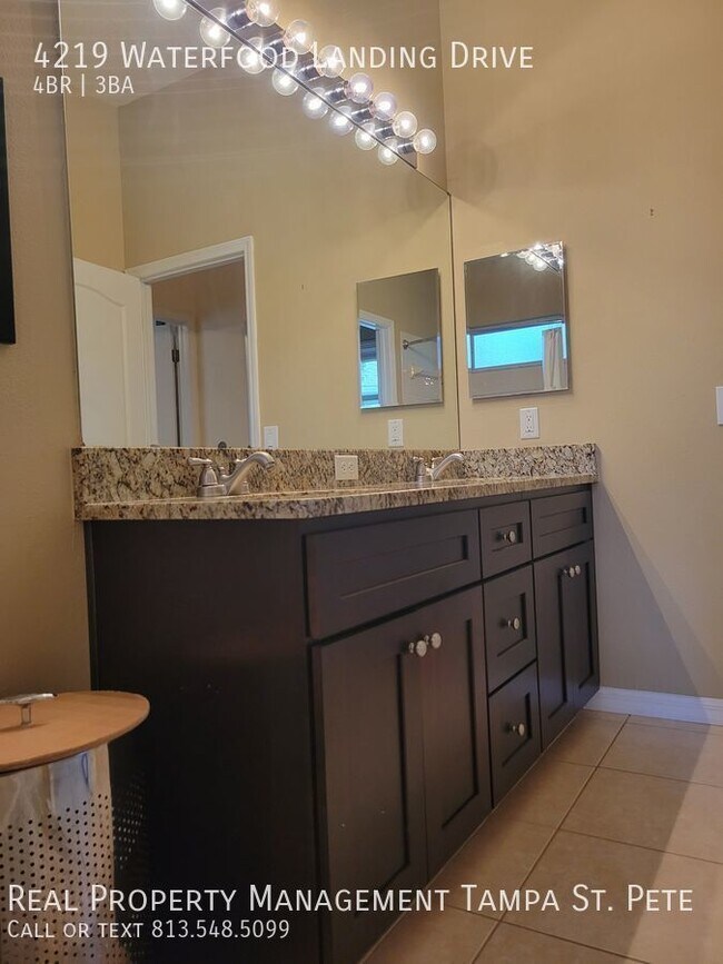 Building Photo - ***LUXURY LUTZ HOME