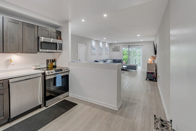 Building Photo - Llanerch Place Apartments