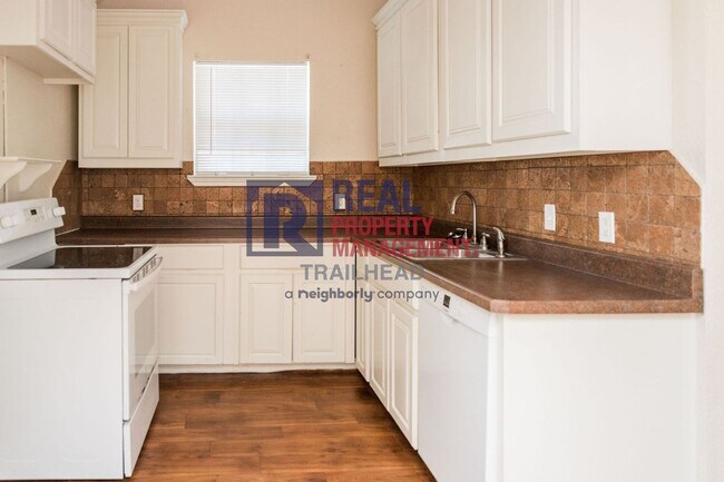 Building Photo - Cozy 2 Bedroom Home Near Historic Downtown Glen Rose