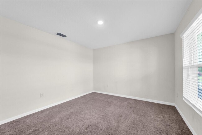 Building Photo - Available now in Wimauma | Spacious 5BR Home with 2,600+ Sqft