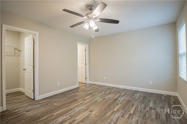 Building Photo - 22 Nelson St