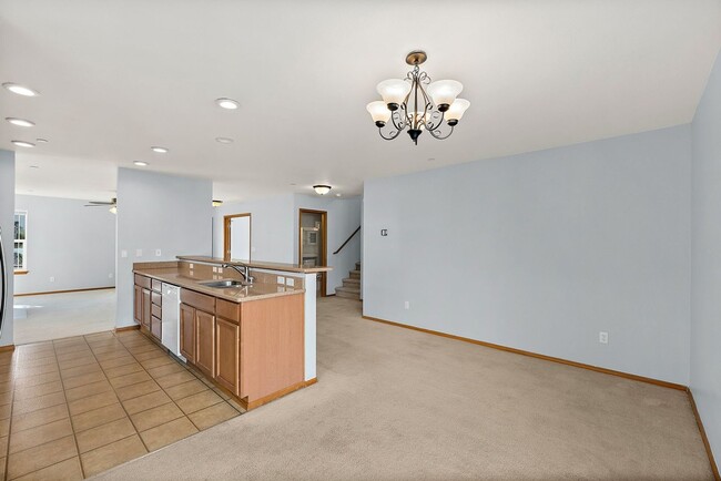 Building Photo - Spacious 4-Bed Home in DuPont | Huge Loft,...