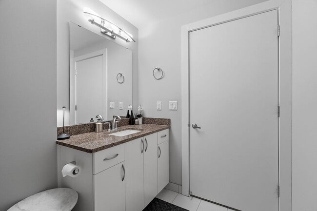 Building Photo - 740 Portland Ave