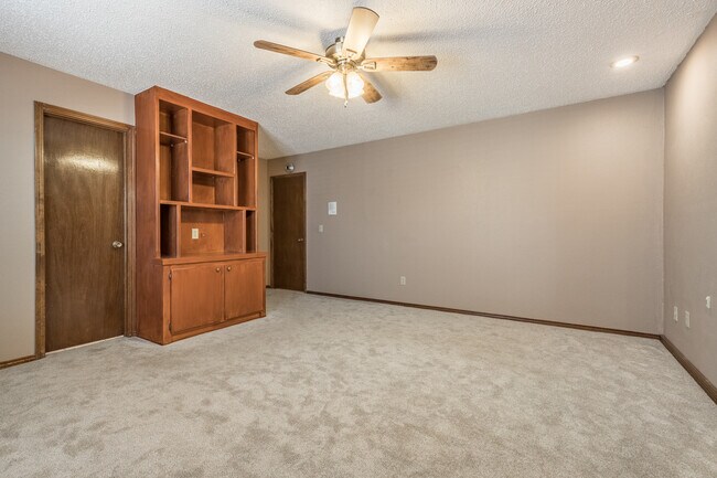 Building Photo - 9024 Northridge Dr