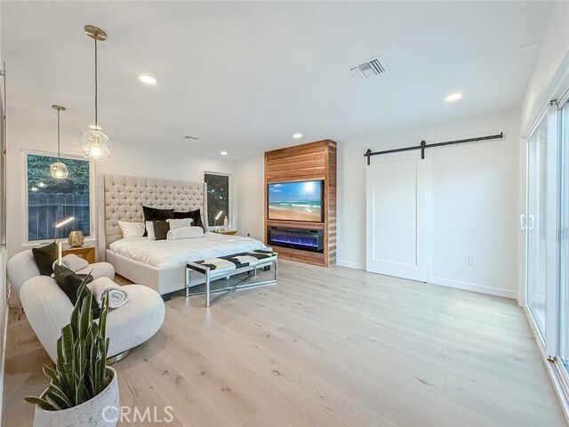 Building Photo - 15722 Magnolia Blvd