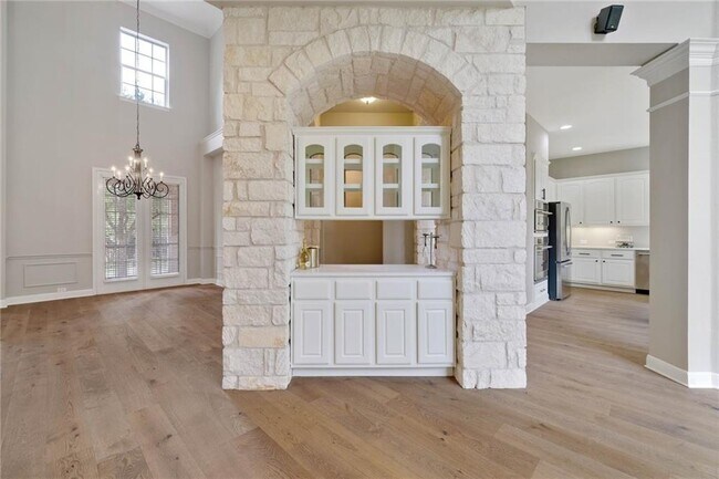 Building Photo - 3000 Welton Cliff Dr