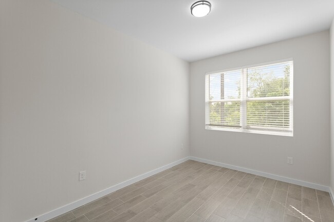 Building Photo - 5544 Shreveport Blvd