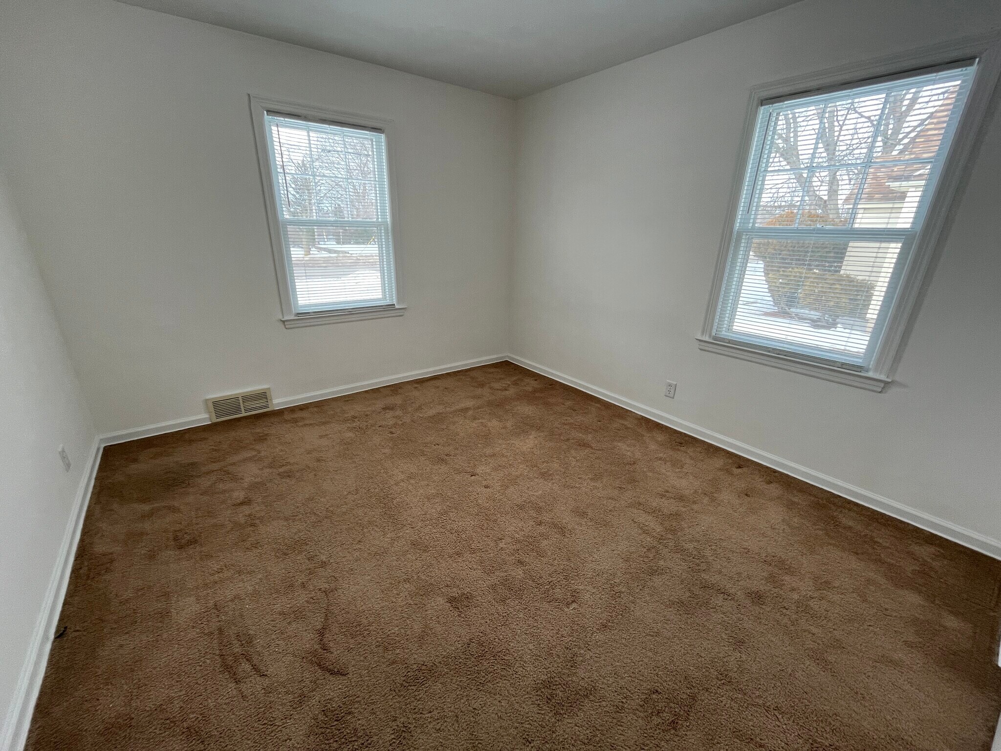 Building Photo - 615 Washington Ave