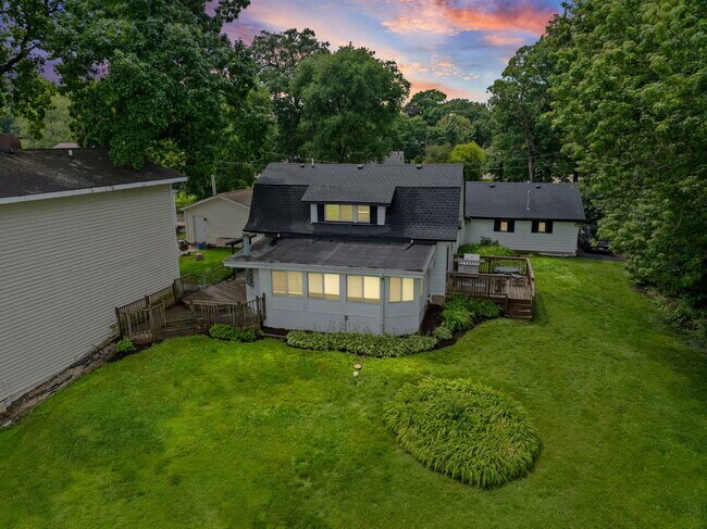Building Photo - 40913 N Park Ave
