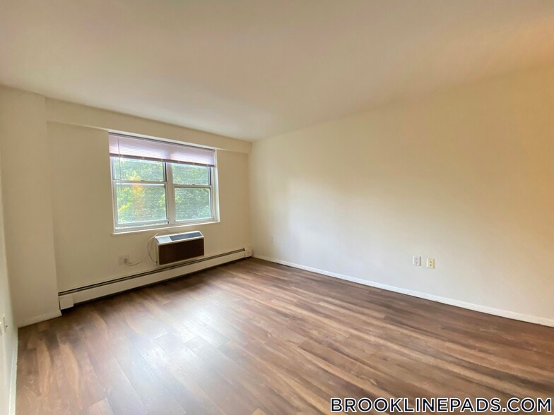 Building Photo - 185 Freeman St