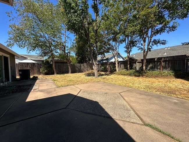 Building Photo - Beautifully Updated Home in Citrus Heights!