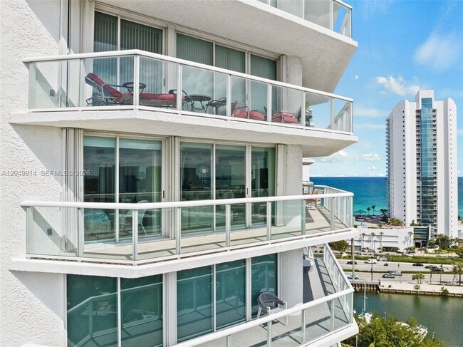 Building Photo - 16400 Collins Ave