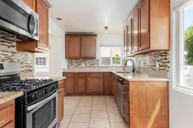Building Photo - 158 Forbes Ln
