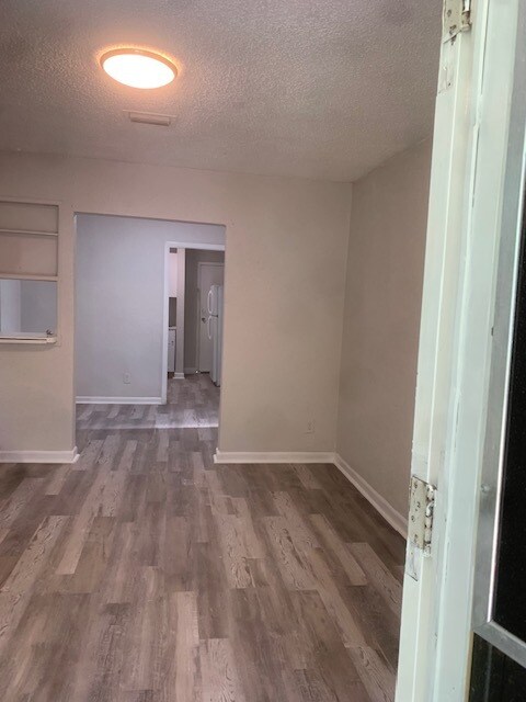 Building Photo - 1570 W 31st St