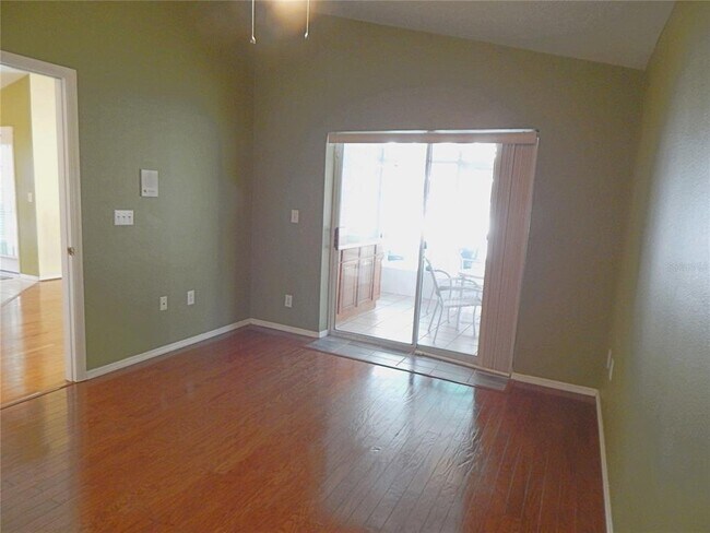 Building Photo - 5869 Meadowpark Pl