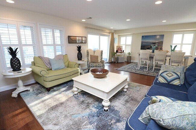 Building Photo - 9505 Monmouth Ave