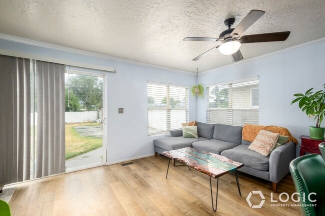 Building Photo - Beautiful Home in Excellent Location.