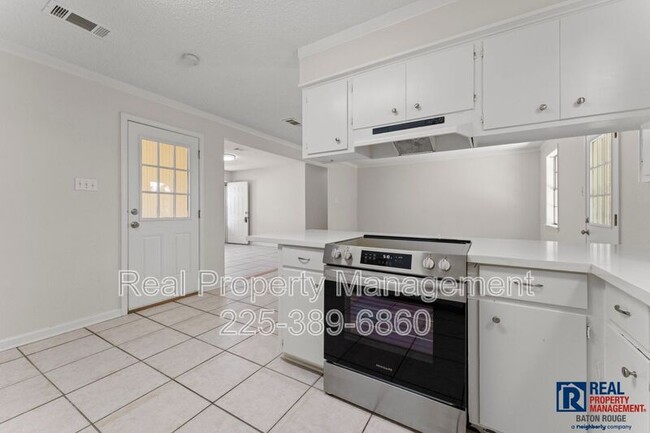 Building Photo - 7514 Kings Hill Ave