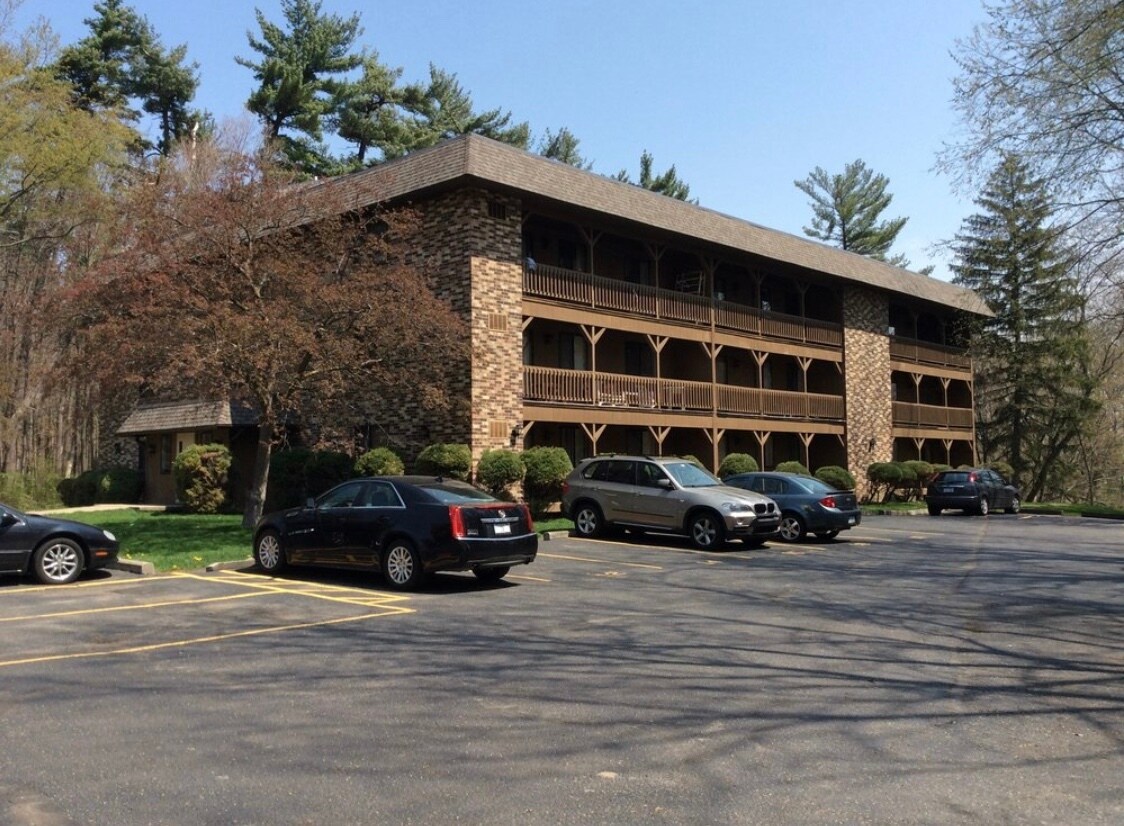 Building Photo - 5002 S Hagadorn Rd