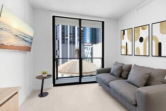 Building Photo - 501 NE 1st Ave