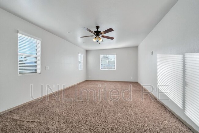 Building Photo - 2805 S Flagstone Ln