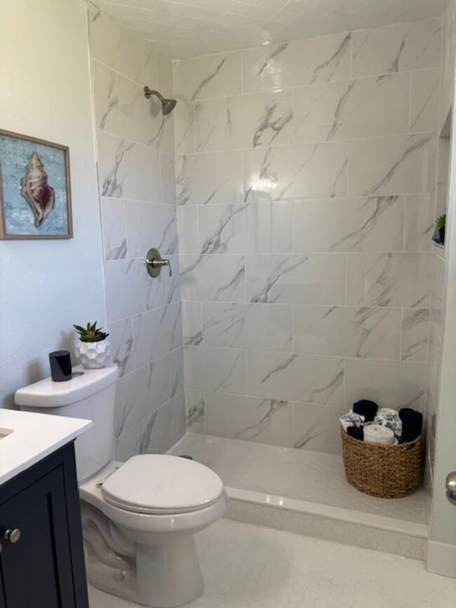 Building Photo - Fully Renovated 3-Bedroom Gem with Modern Upgrades & Timeless Charm!