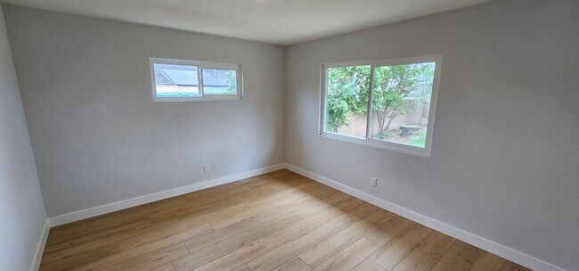 Building Photo - DEL CERRO / SAN DIEGO - Newly Remodeled Ch...
