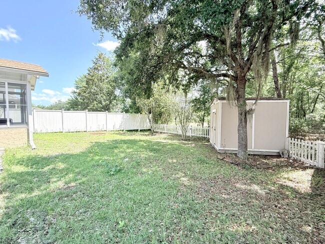 Building Photo - Spacious Two-Story Home with Hot Tub, Pool Table & Fenced Yard in Panther Creek