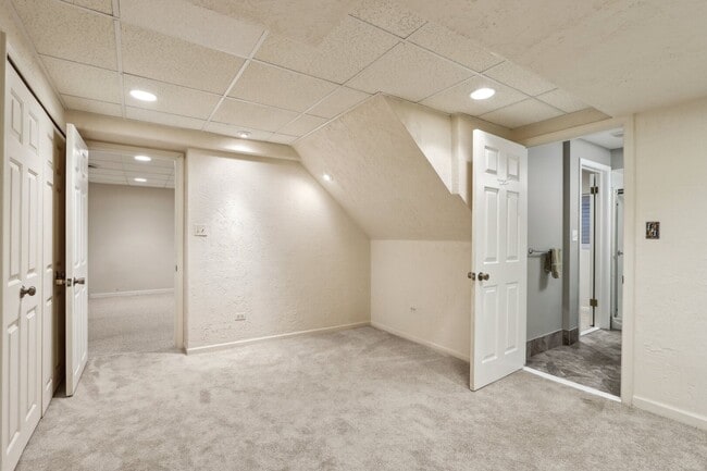 Building Photo - 232 W Grant Village