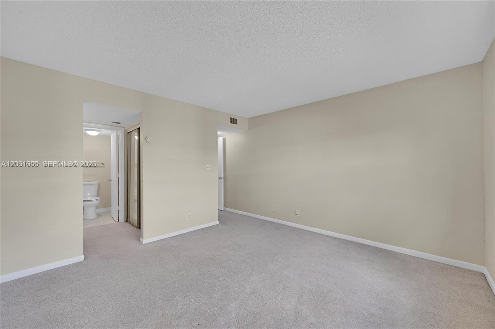 Building Photo - 1100 NW 87th Ave