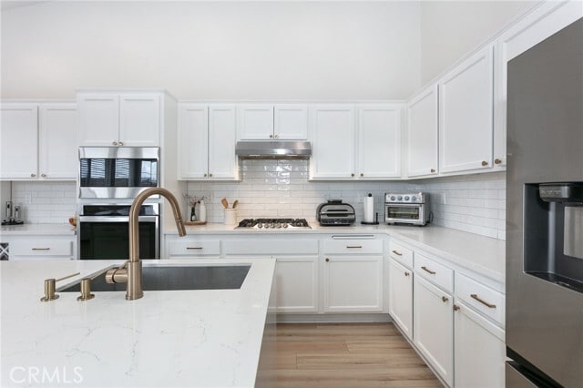 Building Photo - 1192 Acapulco Ave