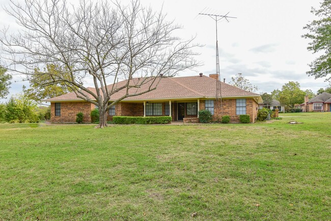 Building Photo - 3106 Bonham-House