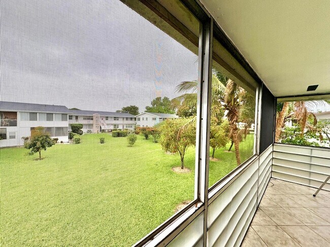 Building Photo - 48 Bedford B