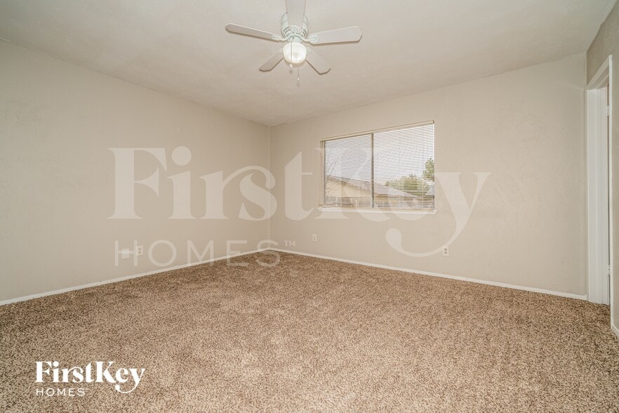 Building Photo - 6403 Redwood Ln