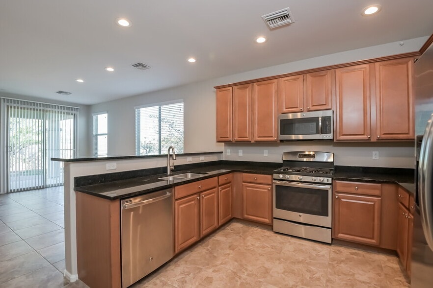 Building Photo - 7422 S Salt Water Dr