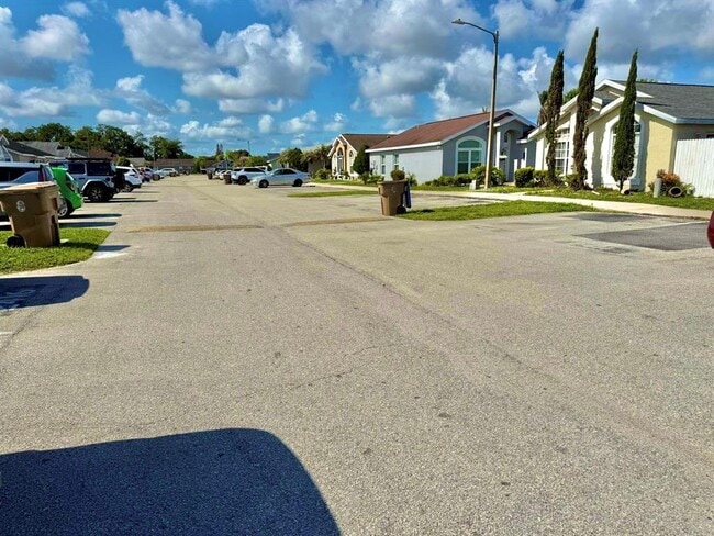 Building Photo - 2414 Harbor Town Dr
