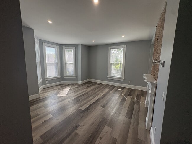Building Photo - 2757 Harris Ave