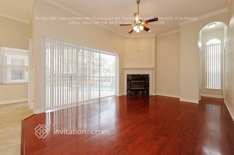 Building Photo - 10117 Vista Pointe Dr