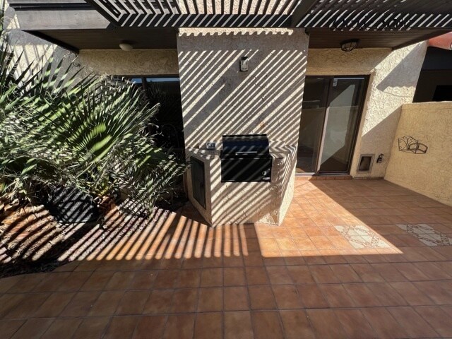 Building Photo - 2155 S 14th Ave