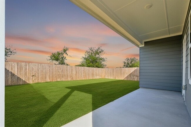 Building Photo - 1305 Morris Lp