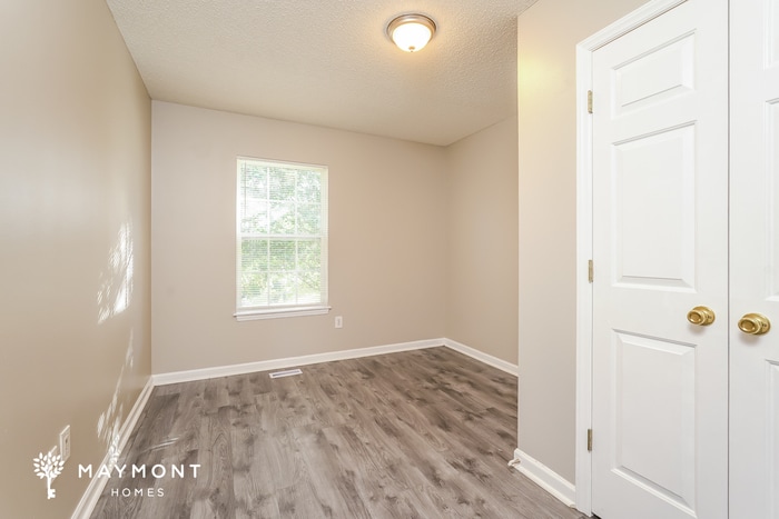 Building Photo - 1350 Woodruff Glen Dr