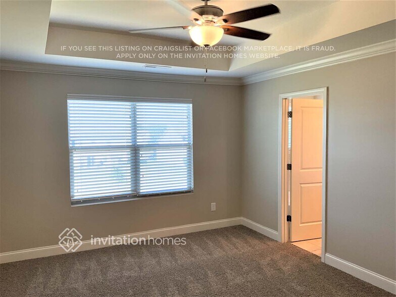 Building Photo - 5381 Roberta Crossing Dr